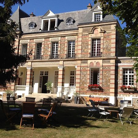 Appartement De 100M2 Dans Un Parc A 20 Mn Du Centre De Paris Garches Luaran gambar