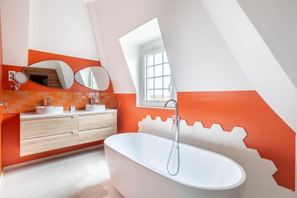 Appartement De 100M2 Dans Un Parc A 20 Mn Du Centre De Paris Garches Luaran gambar