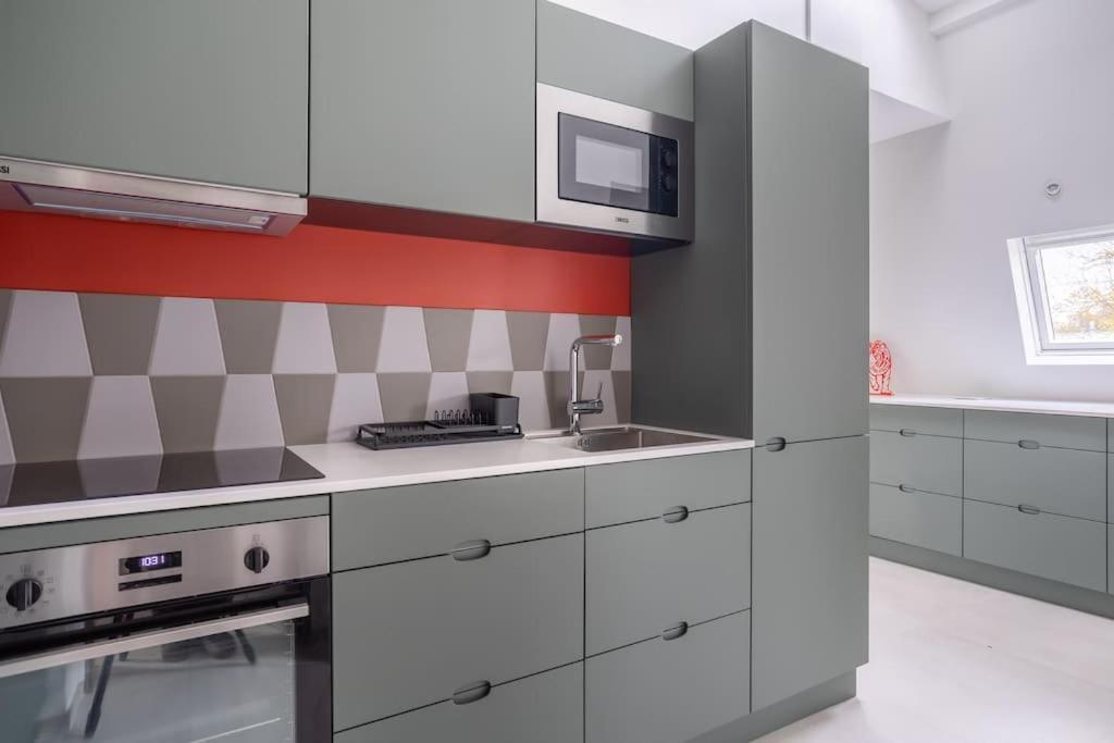 Appartement De 100M2 Dans Un Parc A 20 Mn Du Centre De Paris Garches Luaran gambar