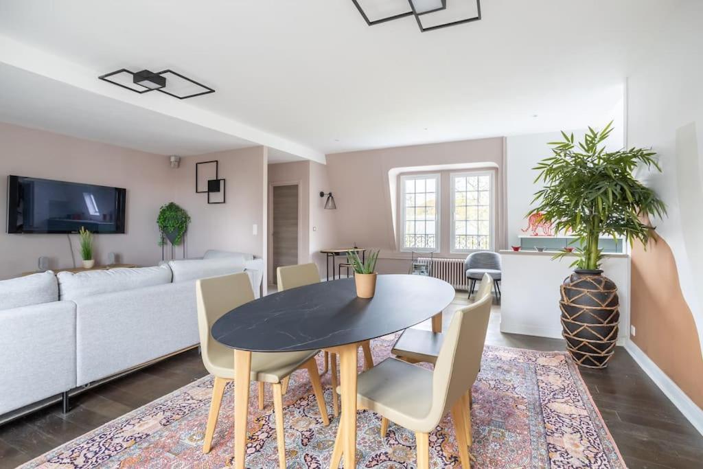 Appartement De 100M2 Dans Un Parc A 20 Mn Du Centre De Paris Garches Luaran gambar