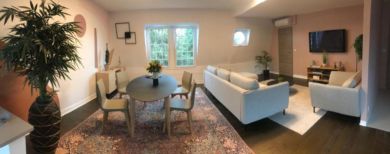 Appartement De 100M2 Dans Un Parc A 20 Mn Du Centre De Paris Garches Luaran gambar