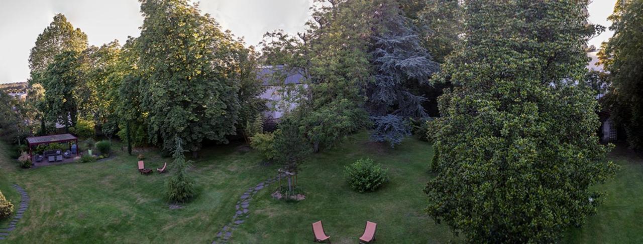 Appartement De 100M2 Dans Un Parc A 20 Mn Du Centre De Paris Garches Luaran gambar